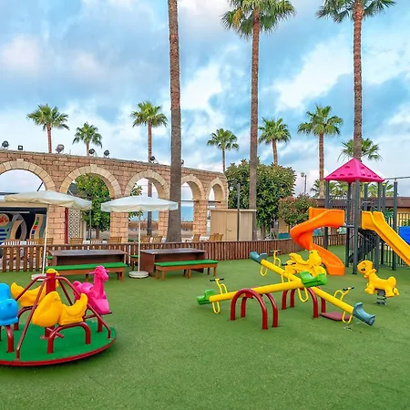 Meryan Semesteranläggning (resort) 5*