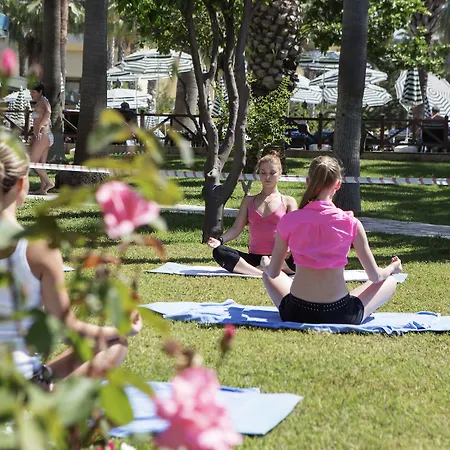 Meryan Semesteranläggning (resort) 5*